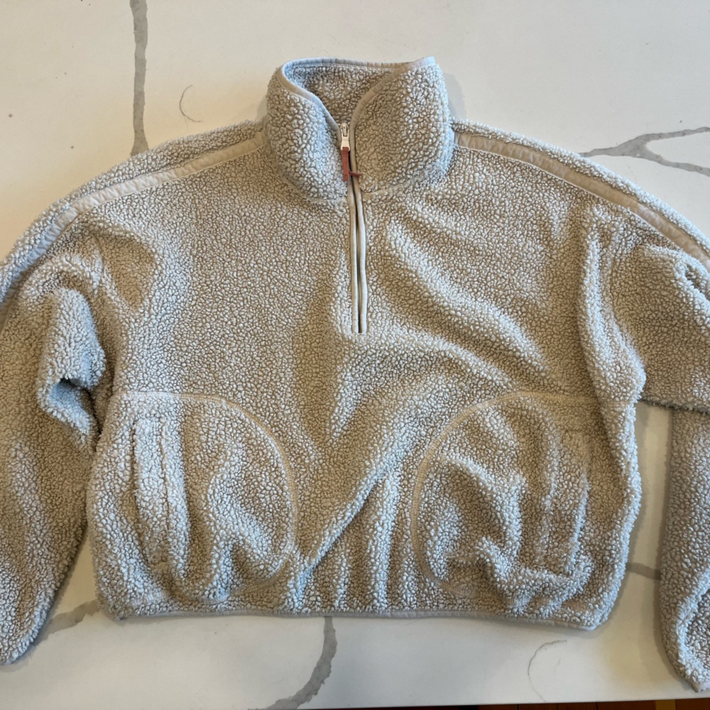Cozy Tan Cropped Old Navy Sherpa Pullover Women's Medium